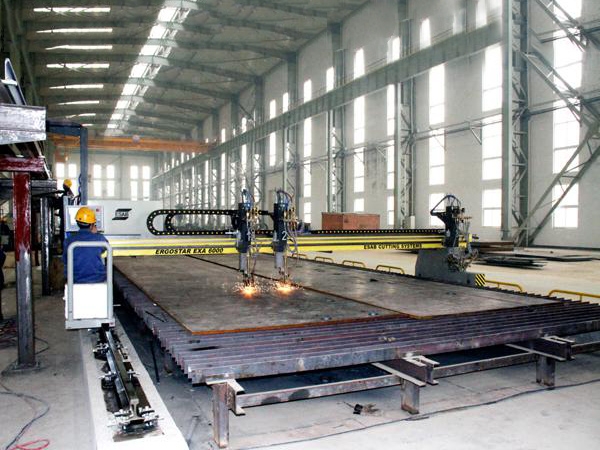 CNC flame plasma cutting machine